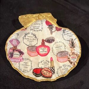 Decoupage Seashell Jewelry or Soap Dish